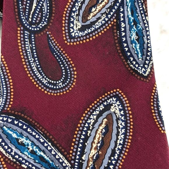 Men's Vintage 100% Italian Silk Tie - Burgandy Paisley Motif - Picture 10 of 11